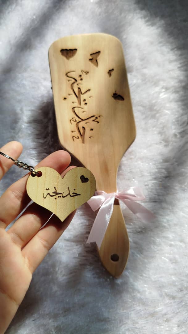 مشط خشبي طبيعي