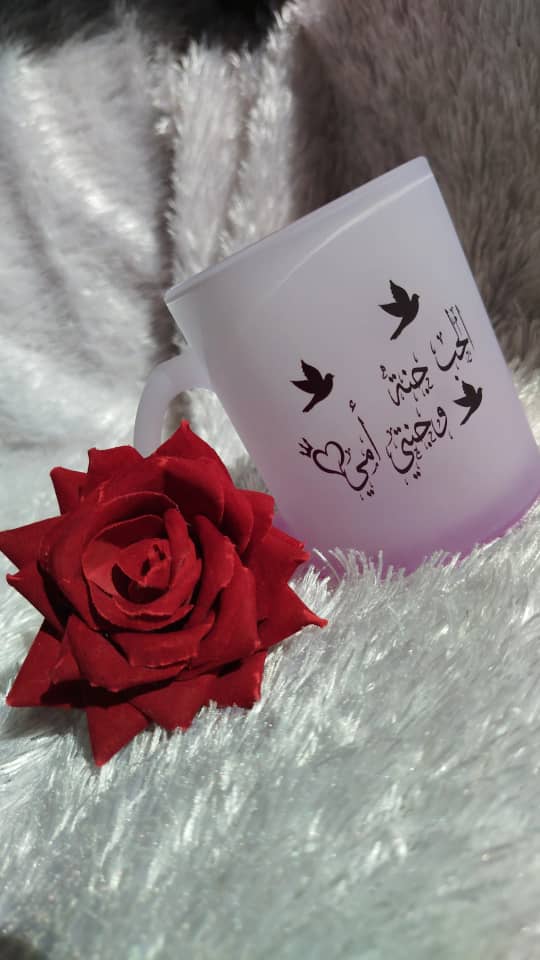 كؤوس شفافة مطبوعة